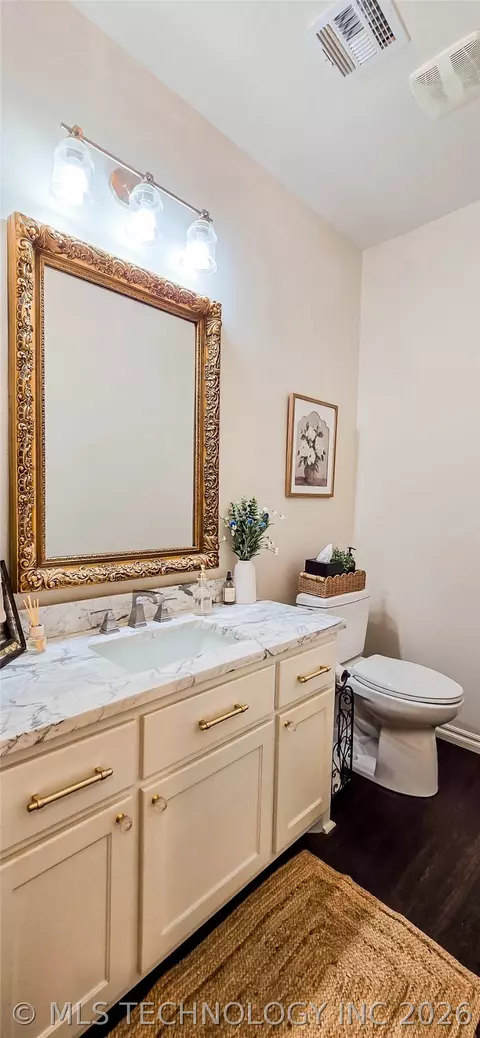 Bath - 414894 E 1203 Rd, Eufaula, OK 74432 photo 2 of 20