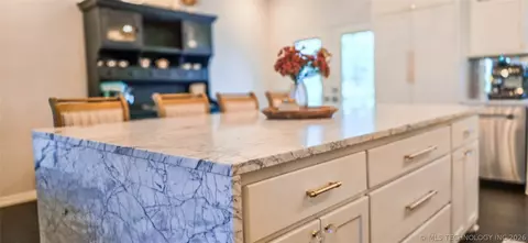 Kitchen - 414894 E 1203 Rd, Eufaula, OK 74432 photo 11 of 18