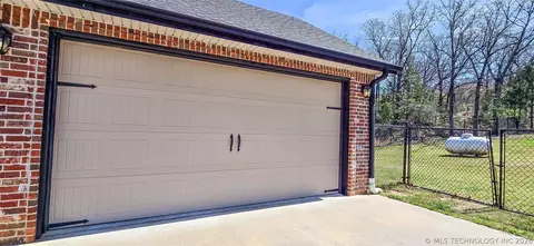 Exterior - 414894 E 1203 Rd, Eufaula, OK 74432 photo 16 of 22