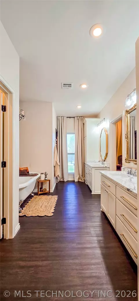 Bath - 414894 E 1203 Rd, Eufaula, OK 74432 photo 15 of 20