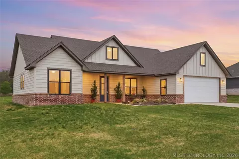 25115 S 519 Rd, Park Hill, OK 74451