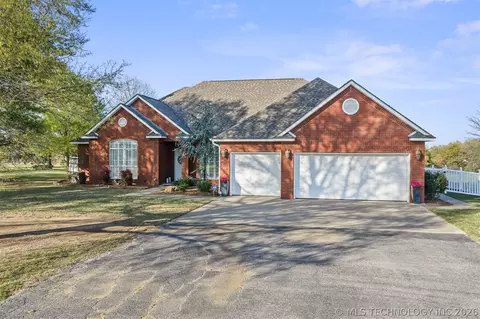 411 Smoking Oaks Dr, Ardmore, OK 73401