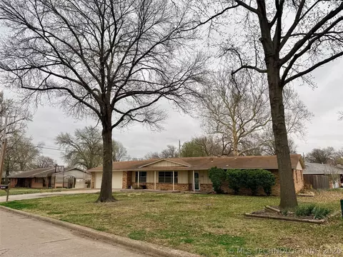 1418 Grandview Rd, Bartlesville, OK 74006