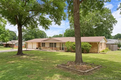 1418 Grandview Rd, Bartlesville, OK 74006