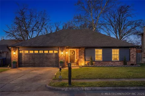 1304 S 33rd St, Broken Arrow, OK 74014