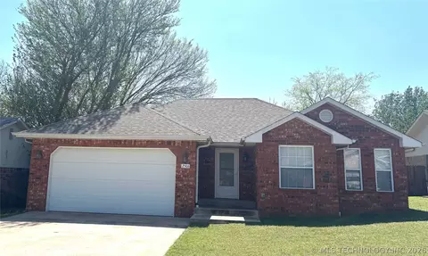 2506 Westwood Ct, Ardmore, OK 73401