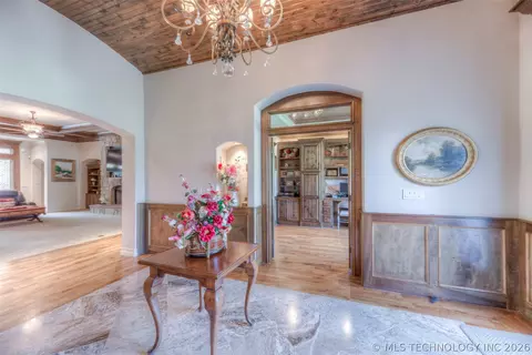 Entry Way - 17940 E Red Hawk Rd, Owasso, OK 74055 photo 2 of 4
