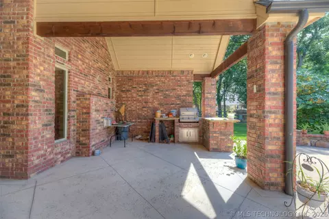 Exterior - 17940 E Red Hawk Rd, Owasso, OK 74055 photo 8 of 9