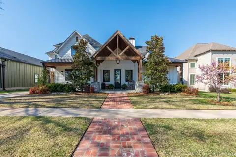 312 E Dallas St, Broken Arrow, OK 74012