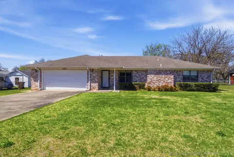 342 S Main St, Kellyville, OK 74039