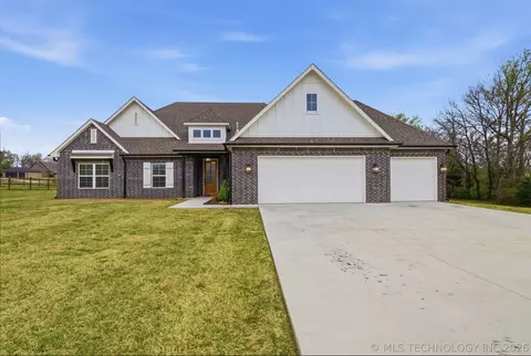 15522 E Taylor Ln, Claremore, OK 74017