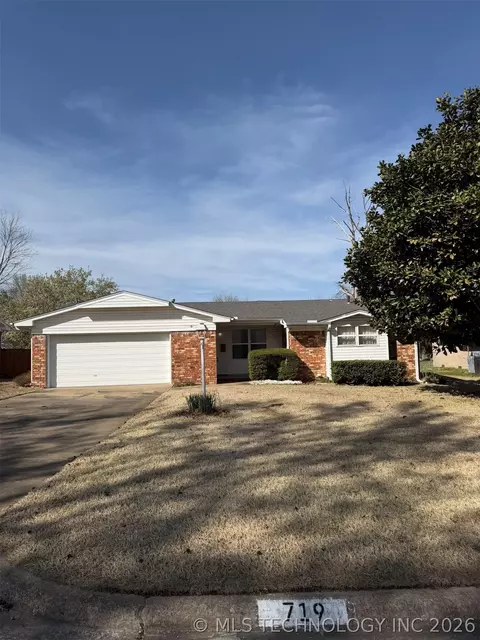719 E Tennessee Ave, Mcalester, OK 74501