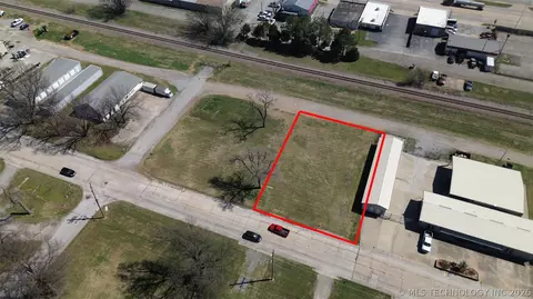 205 S Taylor St, Pryor, OK 74361