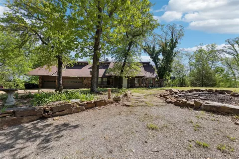 9050 W 480 Rd, Pryor, OK 74361