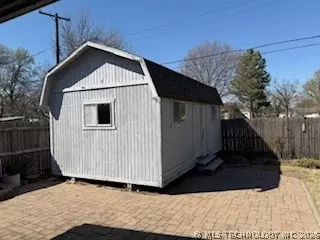 8227 E 38th St, Tulsa, OK 74145 photo 2