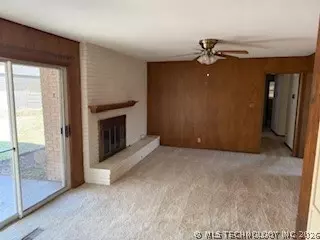 8227 E 38th St, Tulsa, OK 74145 photo 5