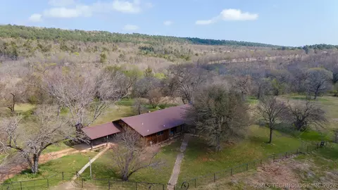 414001 E 1855 Rd, Moyers, OK 74557