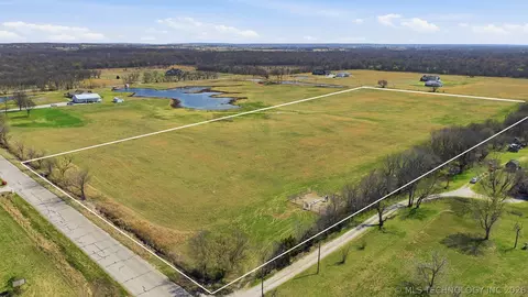 W 201st Street S, Mounds, OK 74047