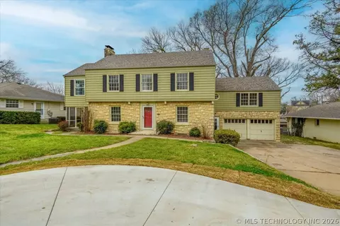1417 Hillcrest Dr, Bartlesville, OK 74003
