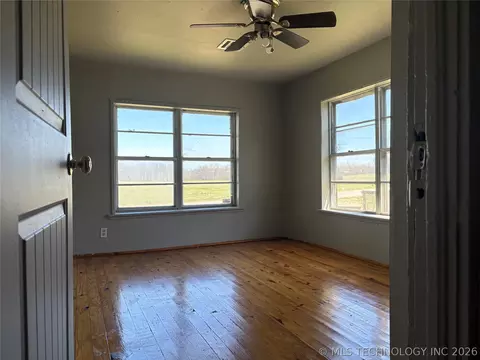 Bedroom - 516 E 5th St, Hulbert, OK 74441 photo 1 of 4