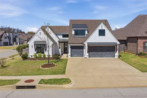 2244 W Decatur St, Broken Arrow, OK 74011