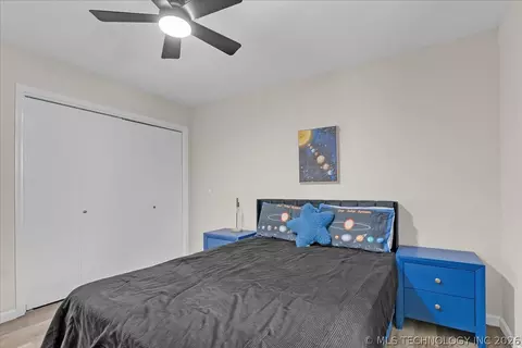 Bedroom - 7122 E 100th Pl, Tulsa, OK 74133 photo 4 of 7