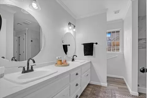 Bath - 7122 E 100th Pl, Tulsa, OK 74133 photo 6 of 6