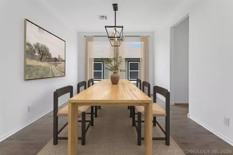 Dining - 5010 N Walnut Ave, Broken Arrow, OK 74014 photo 1 of 1