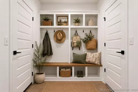 Entry Way - 5010 N Walnut Ave, Broken Arrow, OK 74014 photo 3 of 3