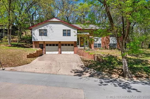 1419 SE Oakdale Dr, Bartlesville, OK 74006