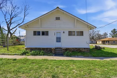 123 7th St, Barnsdall, OK 74002