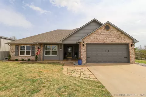 24915 S Meadow Ridge Rd, Claremore, OK 74019