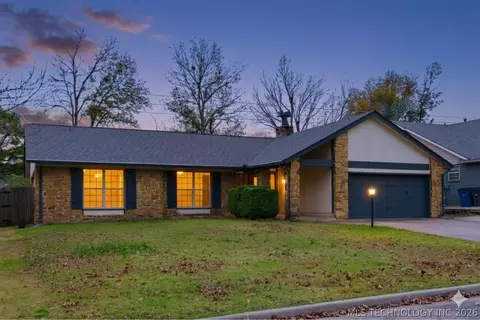 7004 E 93rd St, Tulsa, OK 74133