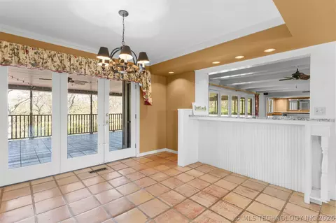 Dining - 3811 E 74th St, Tulsa, OK 74136 photo 5 of 6