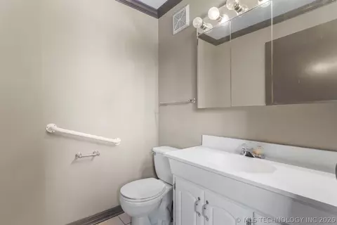 Bath - 3811 E 74th St, Tulsa, OK 74136 photo 17 of 17