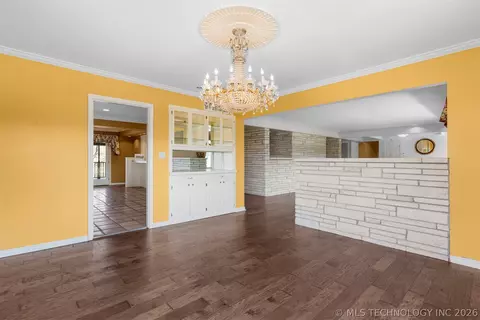 Dining - 3811 E 74th St, Tulsa, OK 74136 photo 2 of 6