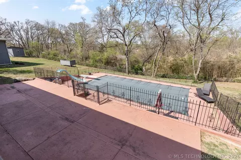 Exterior - 3811 E 74th St, Tulsa, OK 74136 photo 6 of 11