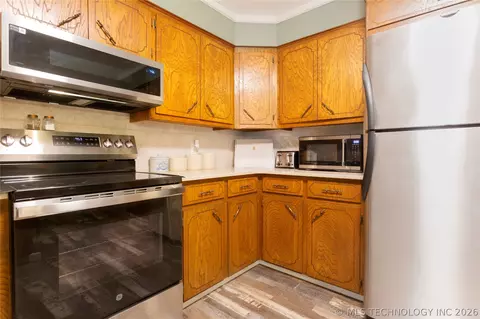 Kitchen - 106754 S 4282, Checotah, OK 74426 photo 2 of 3