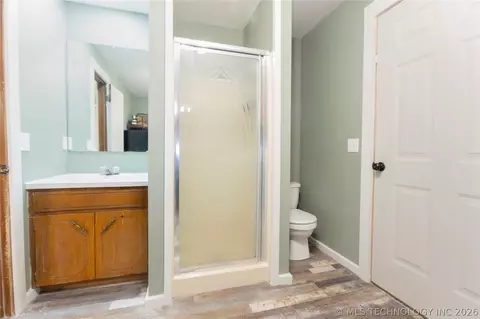 Bath - 106754 S 4282, Checotah, OK 74426 photo 3 of 4