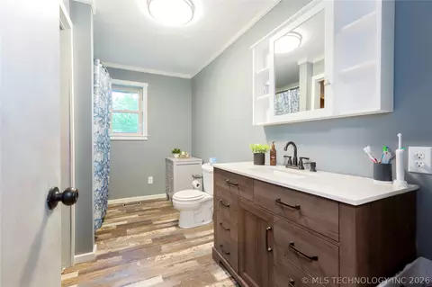 Bath - 106754 S 4282, Checotah, OK 74426 photo 1 of 4