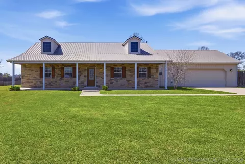 105 Legacy Ct, Fort Gibson, OK 74434