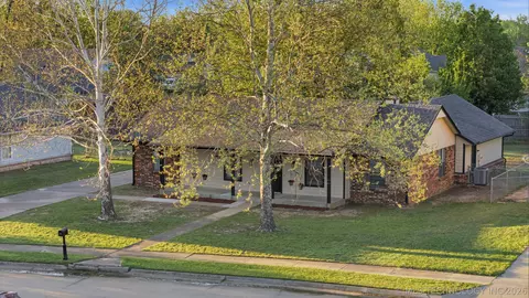 8008 E Madison St, Broken Arrow, OK 74014