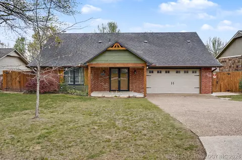 1712 Valley Rd, Sapulpa, OK 74066