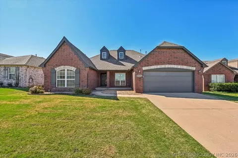 20496 E 47th St S, Broken Arrow, OK 74014