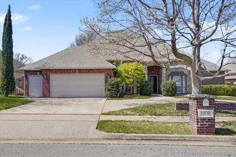 1908 S Palm Ave, Broken Arrow, OK 74012