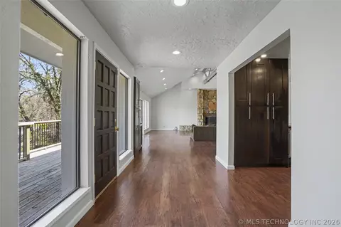 Entry Way - 3526 E 75th St, Tulsa, OK 74136 photo 2 of 3