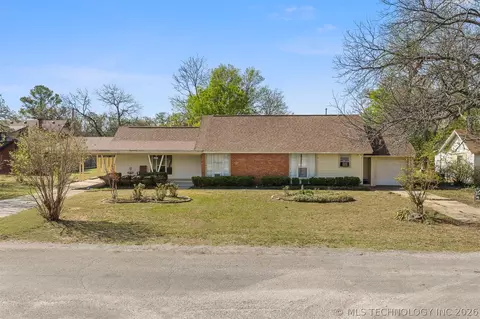 612 Brown Ave, Comanche, OK 73529