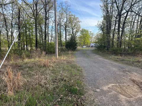 6077 805 Rd, Fort Gibson, OK 74434