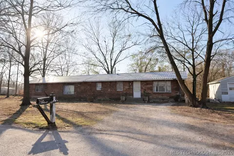 2109 S Johnstone Ave, Bartlesville, OK 74003