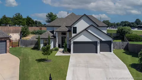 9248 E 80th Pl, Tulsa, OK 74133